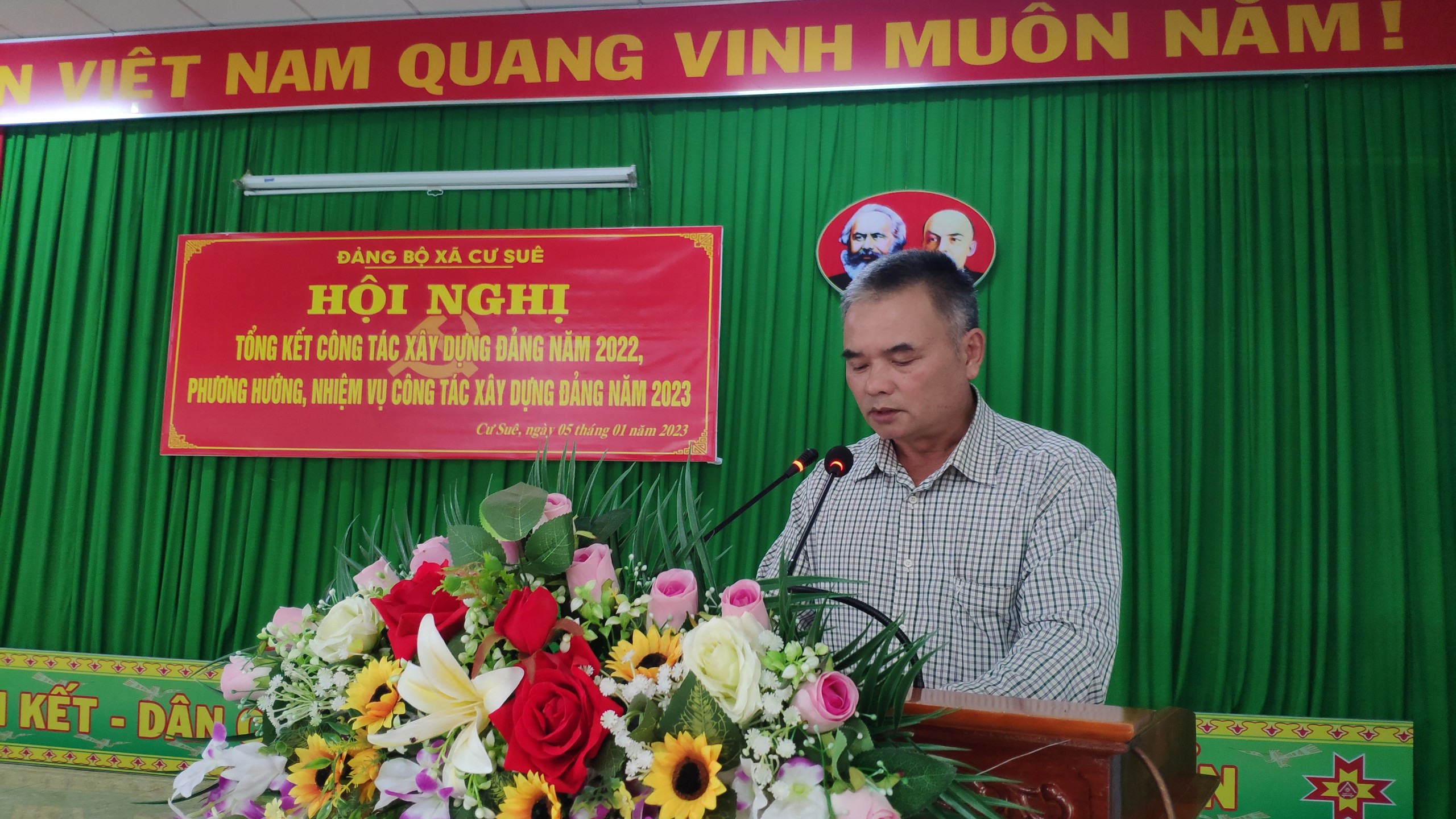 Tong ket dang bo cu sue